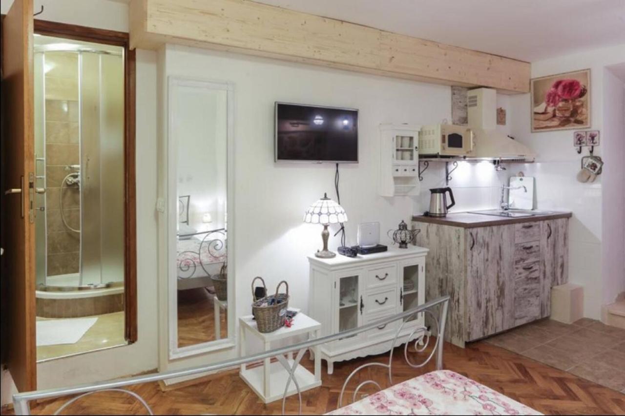 Apartment Figura